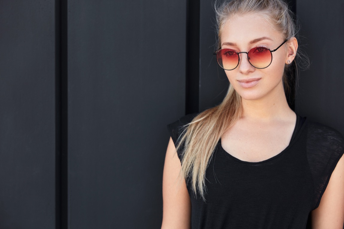Kreatorzy mody w świecie okularów: kto wprowadza nowe trendy